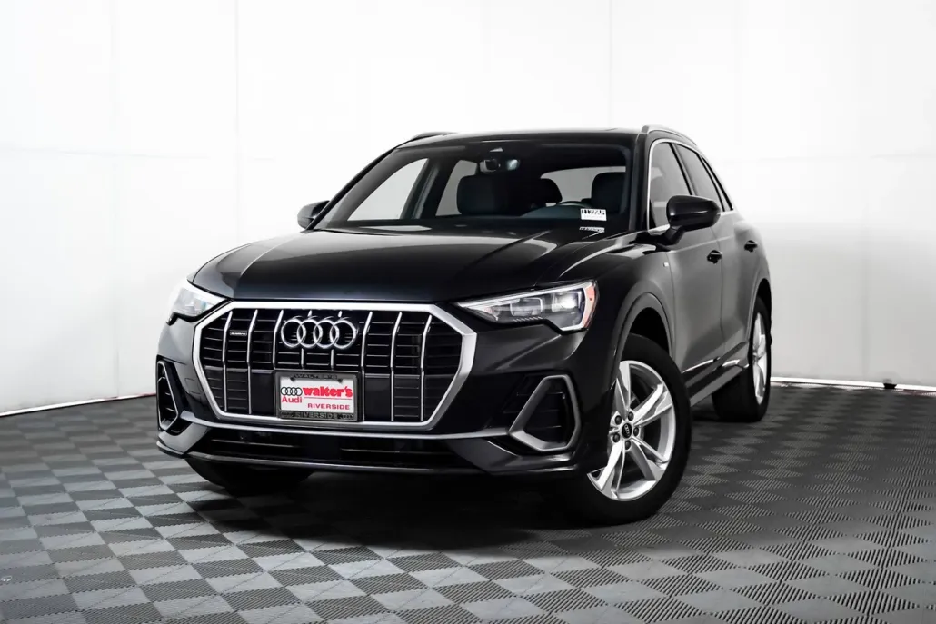 2022 Audi Q3 S line Premium photo 1