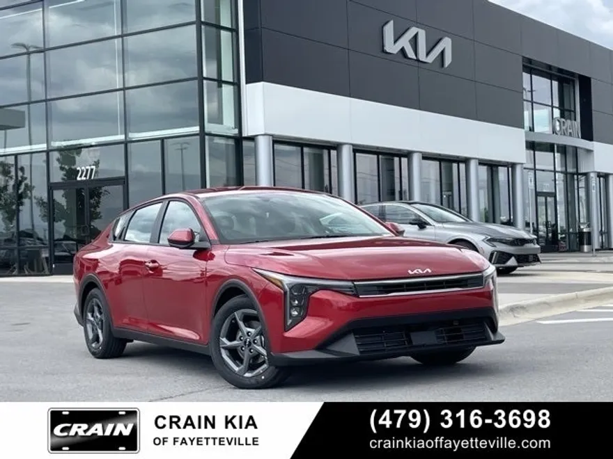 2025 Kia K4 LXS photo 1
