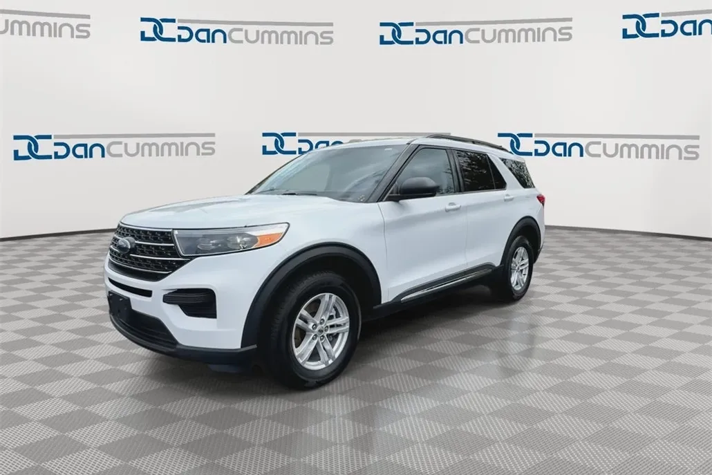 2022 Ford Explorer XLT photo 1