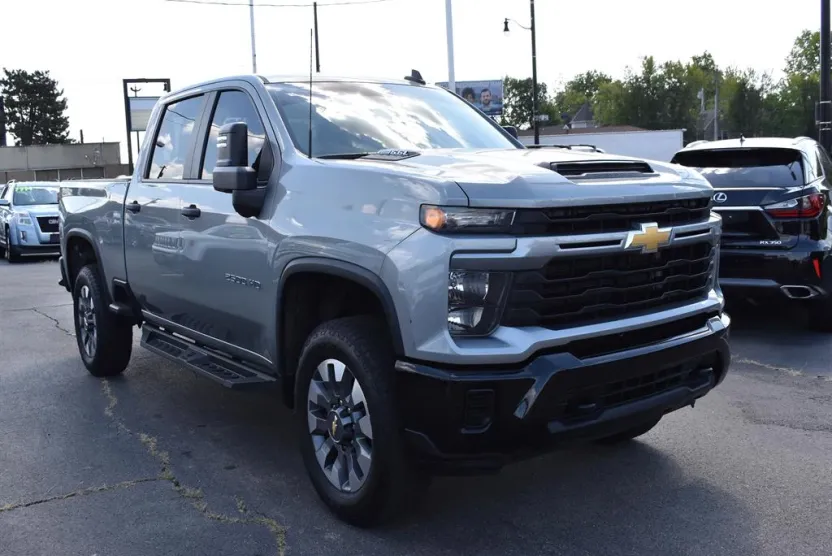 2024 Chevrolet Silverado 2500HD Custom photo 1