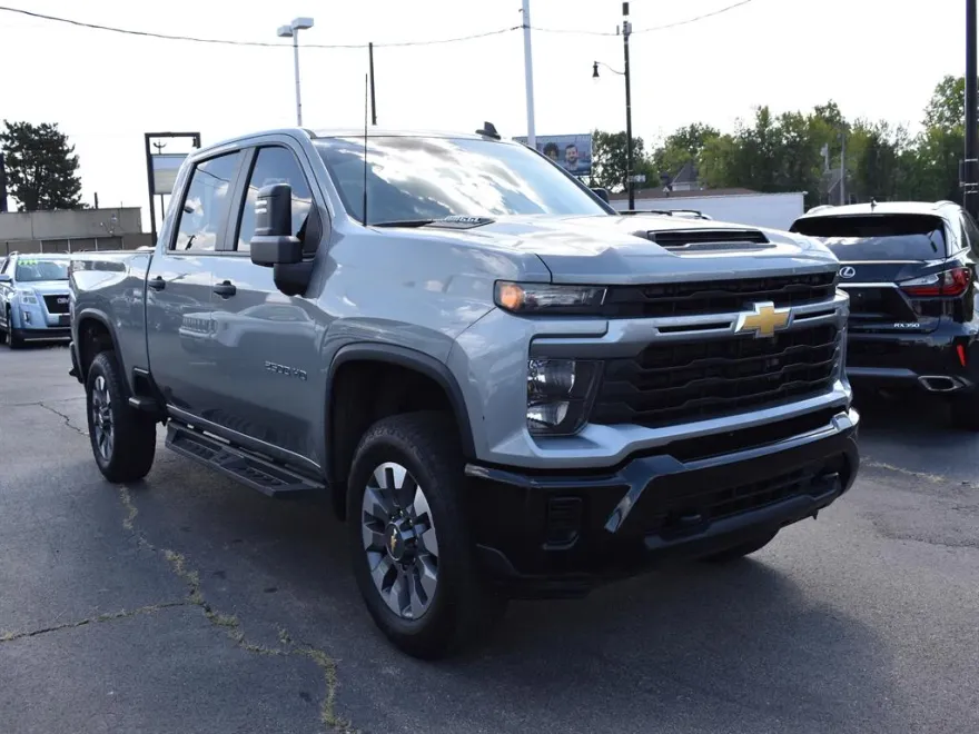 2024 Chevrolet Silverado 2500HD Custom photo 1