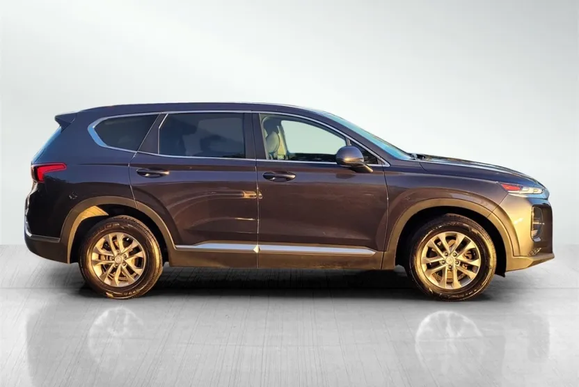 2020 Hyundai Santa Fe SE photo 1