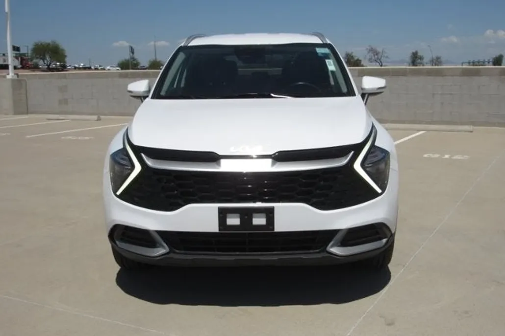 2023 Kia Sportage EX photo 1