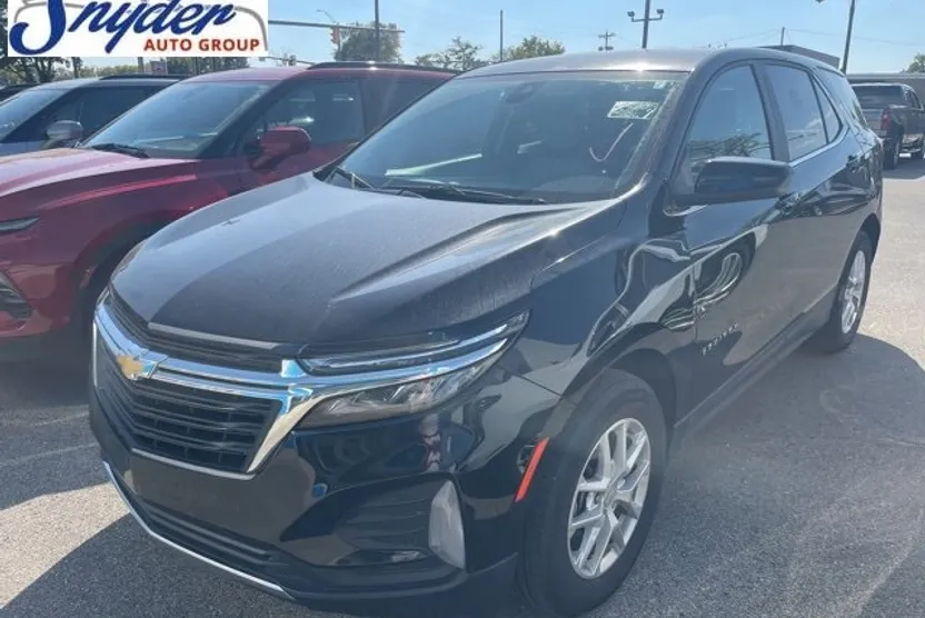 2023 Chevrolet Equinox LT photo 1