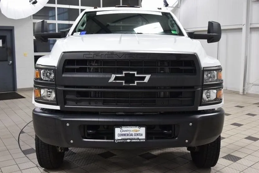 2023 Chevrolet Silverado 5500HD Work Truck photo 1