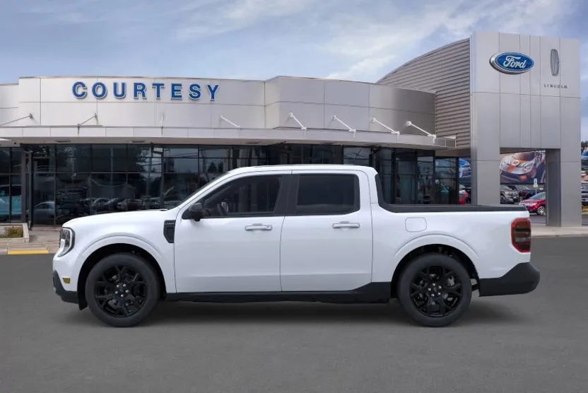 2025 Ford Maverick Lariat photo 1