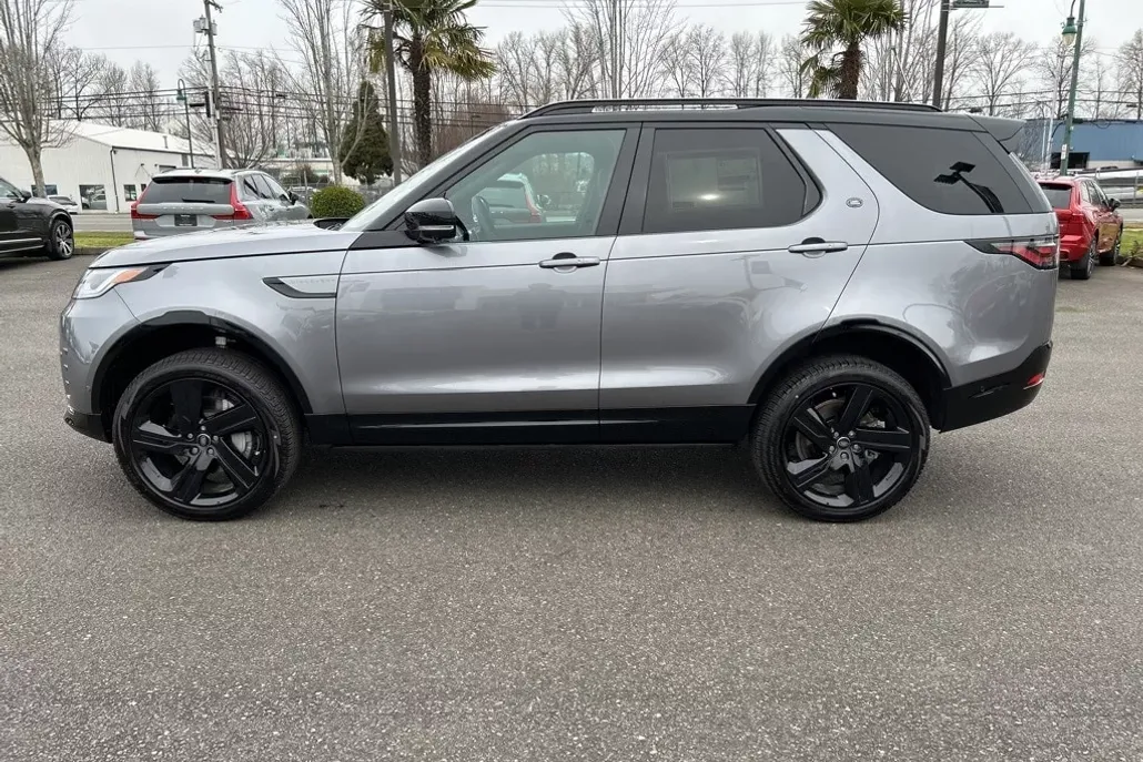 2025 Land Rover Discovery SE photo 1