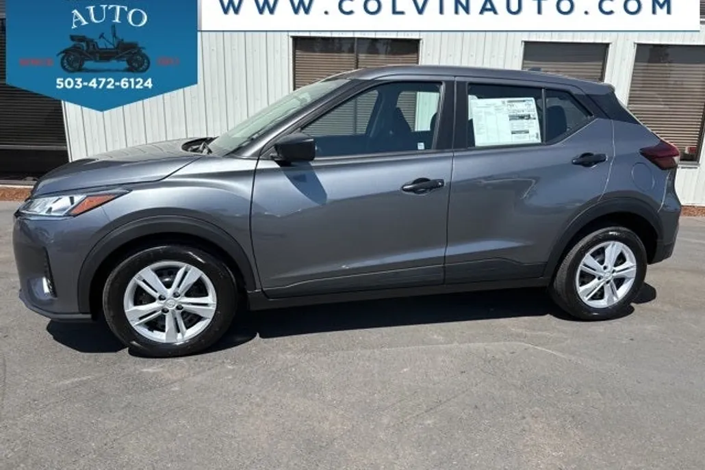 2025 Nissan Kicks Play S photo 1