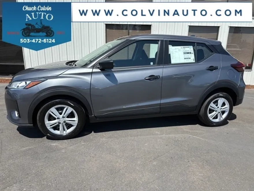 2025 Nissan Kicks Play S photo 1