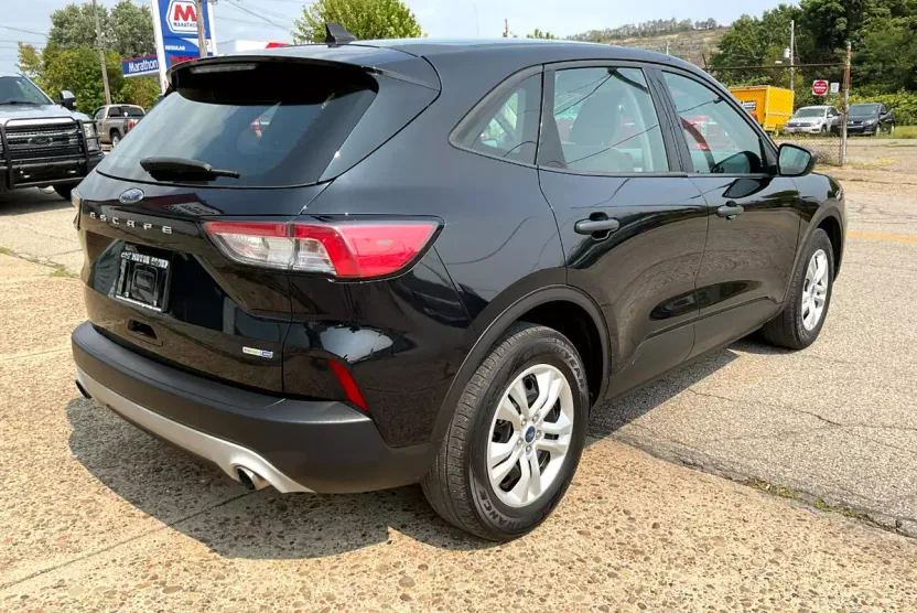 2020 Ford Escape S photo 1