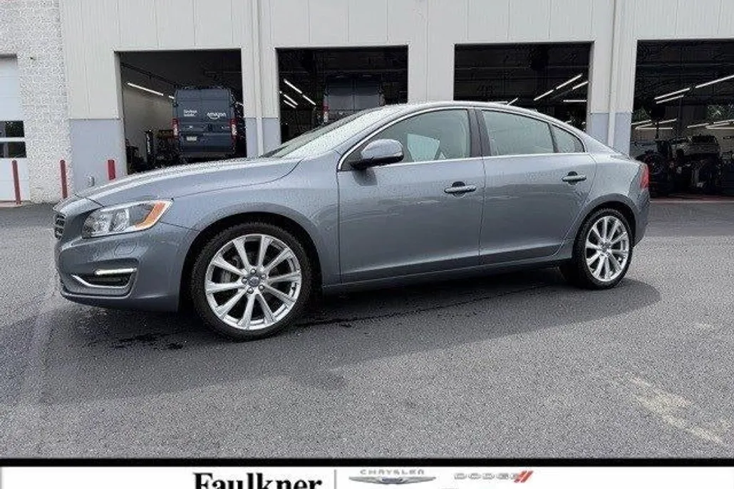 2017 Volvo S60 T5 AWD Inscription Platinum photo 1