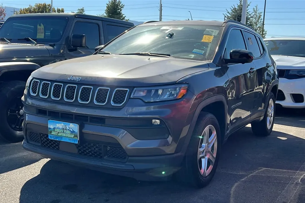 2023 Jeep Compass North Edition Latitude photo 1