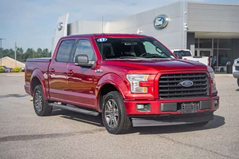 2017 Ford F-150 XLT photo 1
