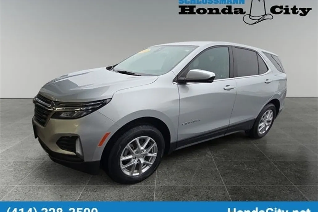 2022 Chevrolet Equinox LT photo 1