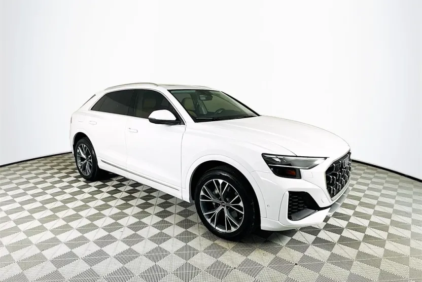 2025 Audi Q8 55 Premium Plus photo 1