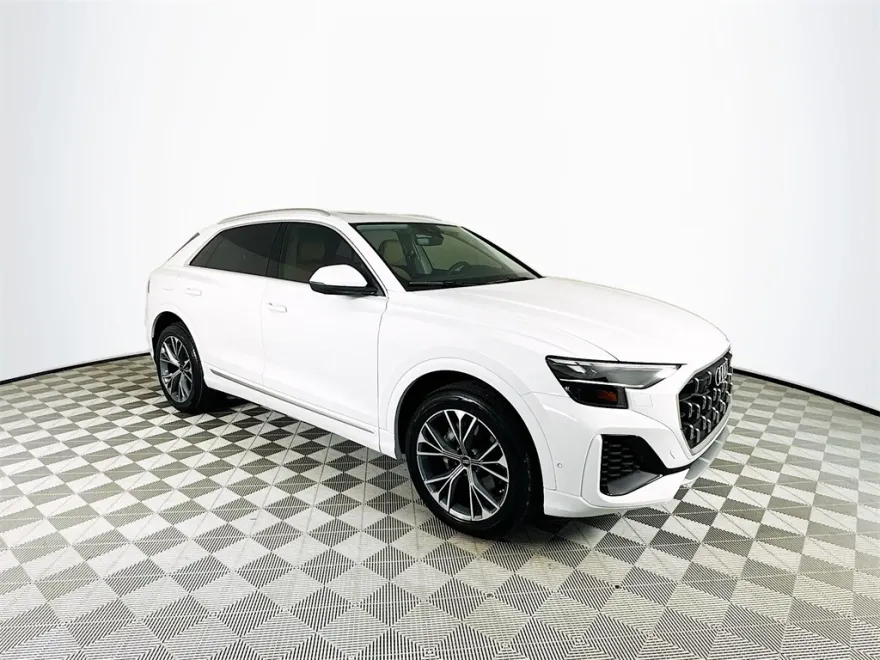 2025 Audi Q8 55 Premium Plus photo 1
