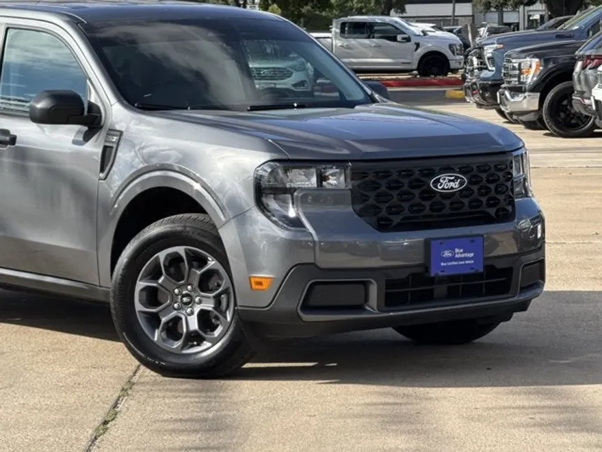 2025 Ford Maverick XLT photo 1