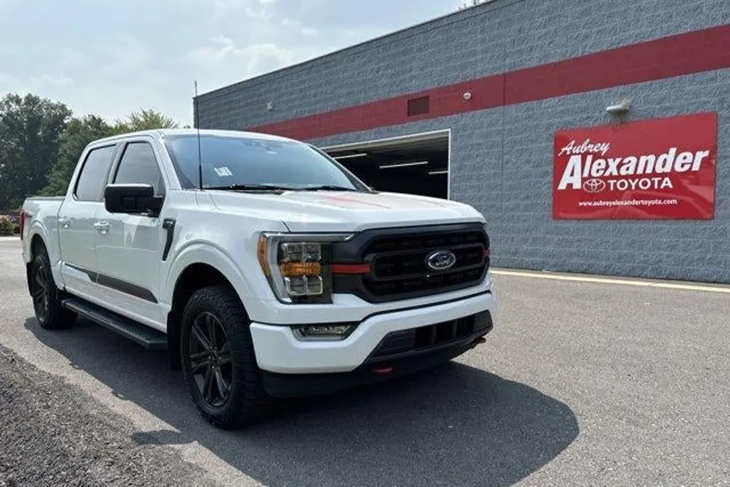 2022 Ford F-150 XLT photo 1