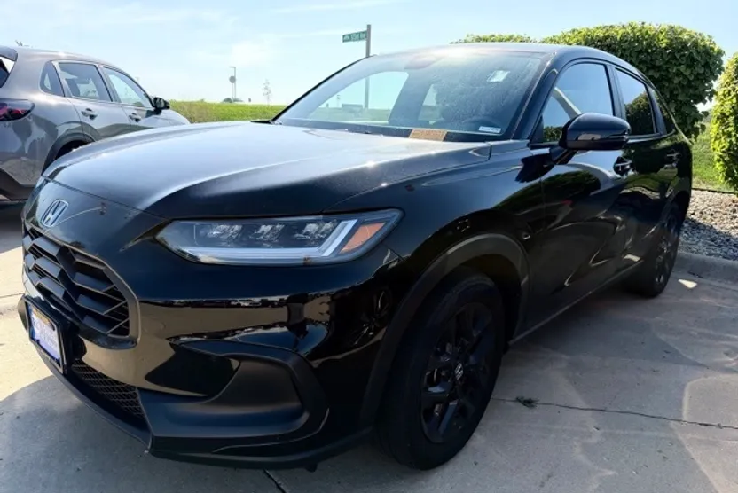 2025 Honda HR-V Sport photo 1