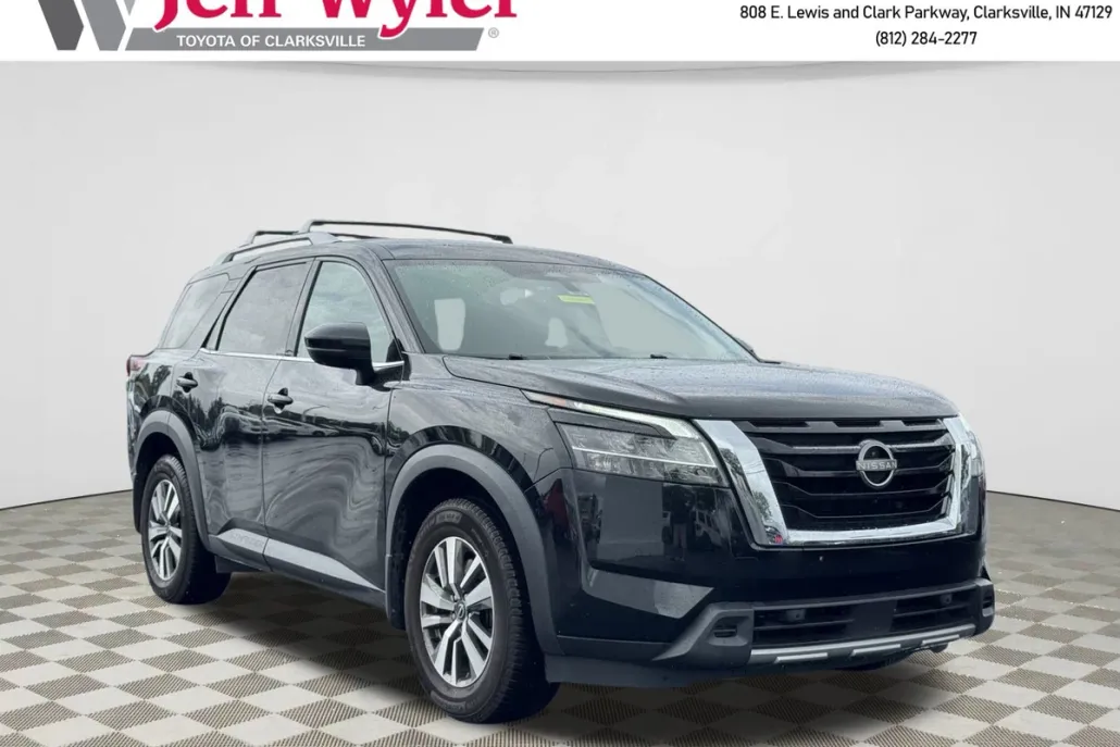 2023 Nissan Pathfinder SL photo 1