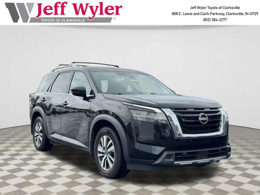 2023 Nissan Pathfinder SL photo 1