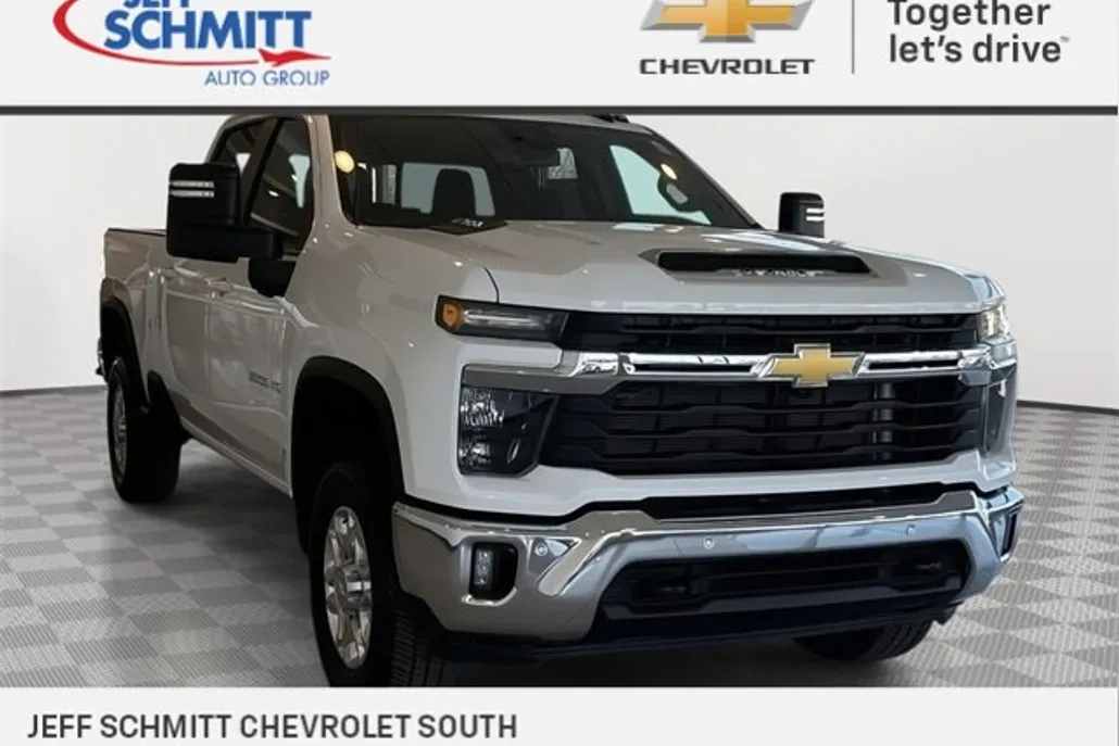2025 Chevrolet Silverado 3500HD LT photo 1