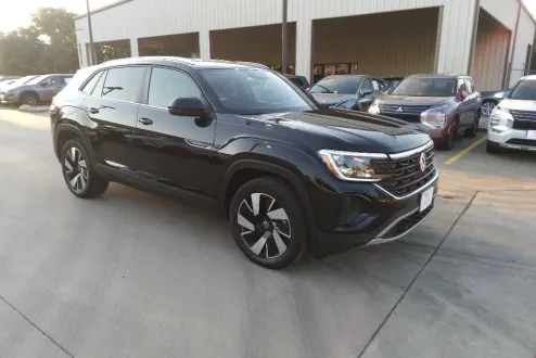 2025 Volkswagen Atlas Cross Sport SE Technology photo 3