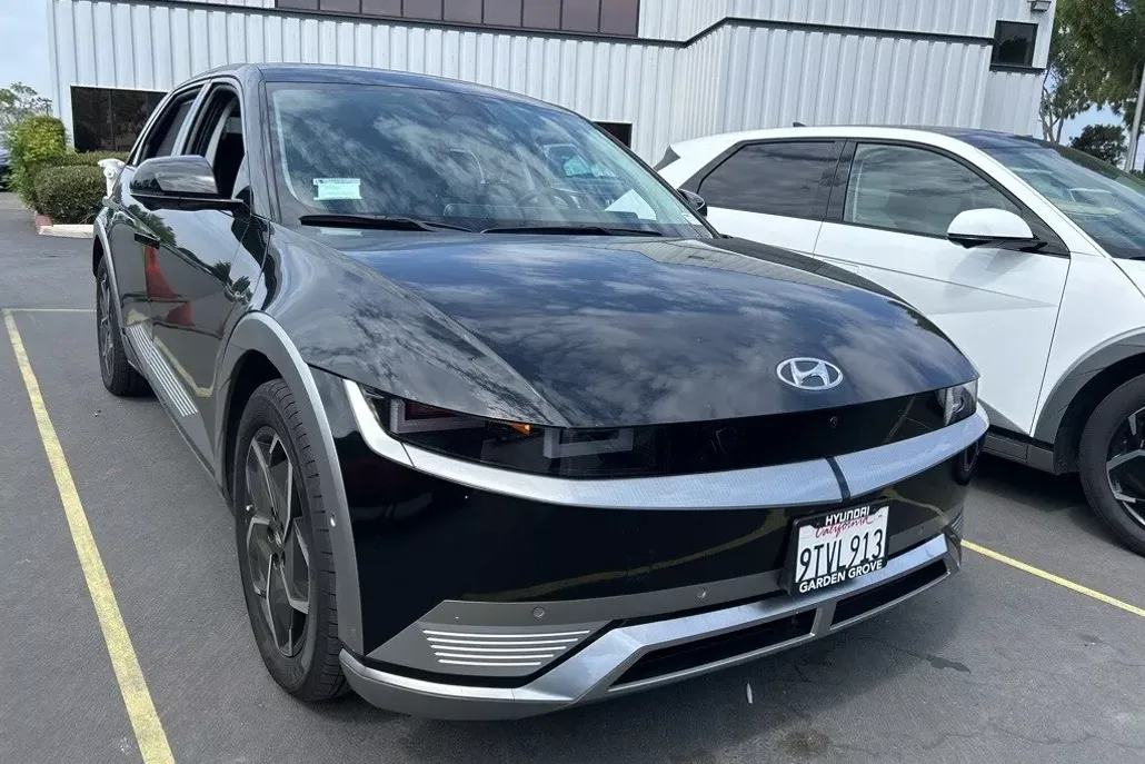 2024 Hyundai Ioniq 5 Limited photo 1