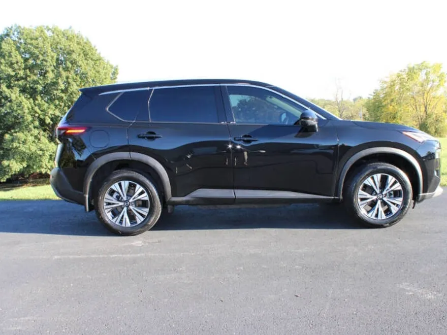 2021 Nissan Rogue SV photo 1