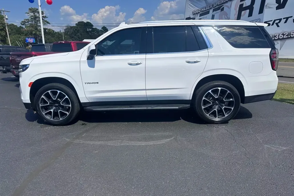 2023 Chevrolet Tahoe LS photo 1