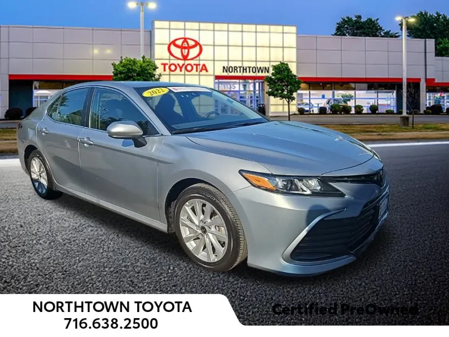 2022 Toyota Camry LE photo 1