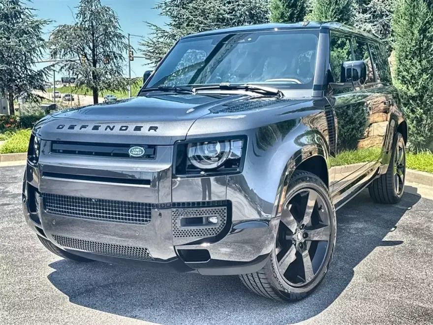 2025 Land Rover Defender 110 X-Dynamic SE photo 1