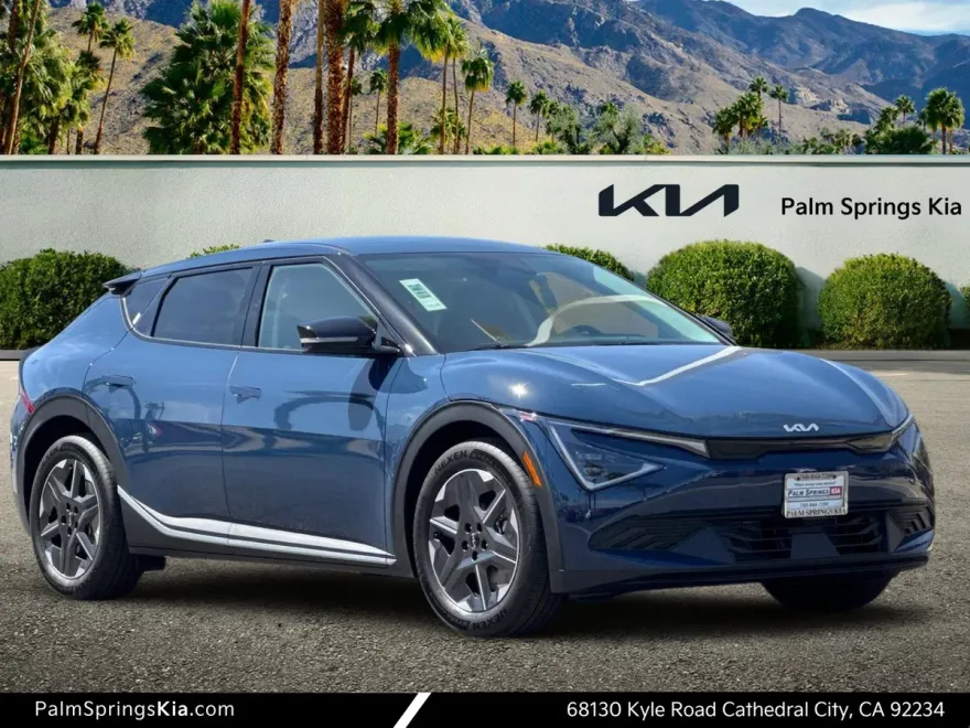2025 Kia EV6 Light photo 1