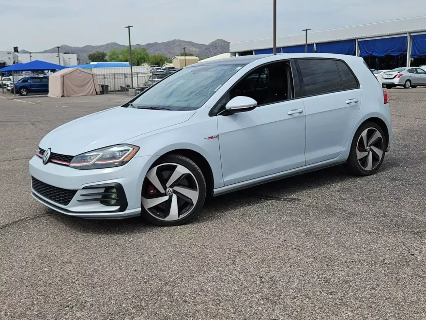 2020 Volkswagen Golf GTI SE photo 1