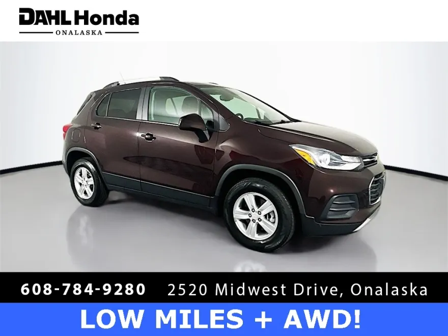 2022 Chevrolet Trax LT photo 1
