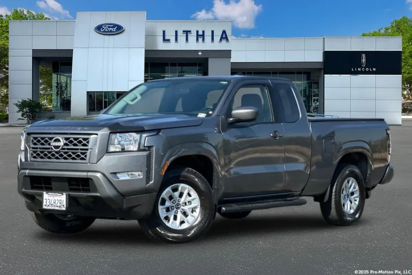 2024 Nissan Frontier SV photo 1