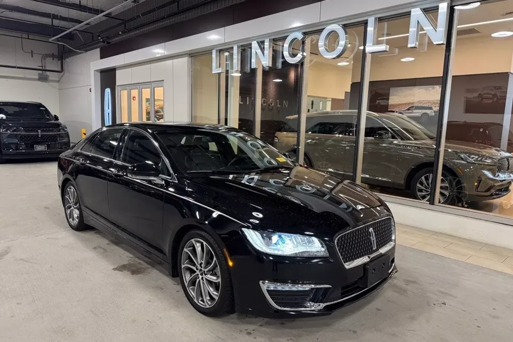 2019 Lincoln MKZ Reserve photo 1
