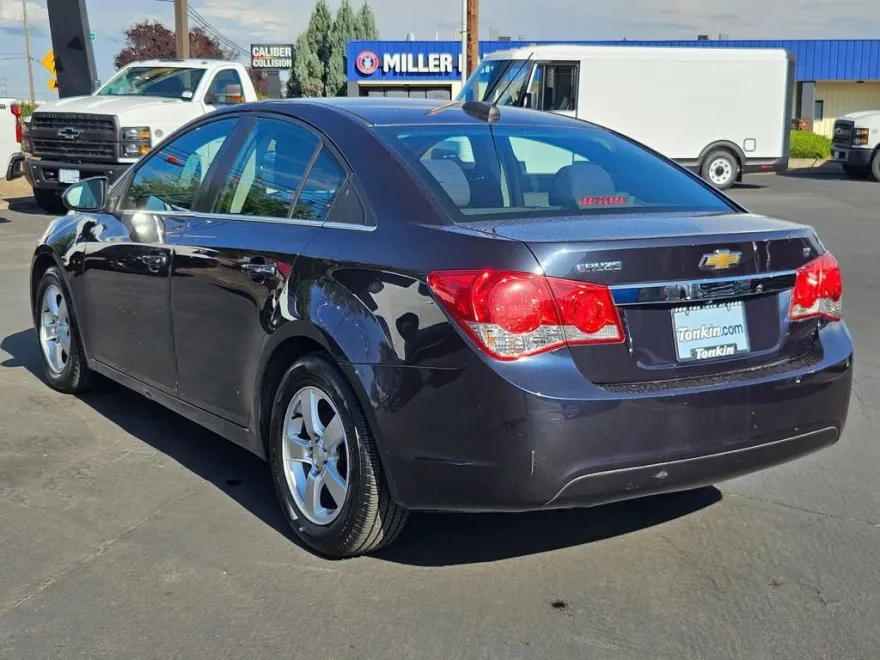 2015 Chevrolet Cruze LT photo 1