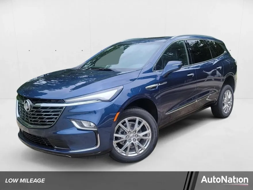2023 Buick Enclave Essence photo 1