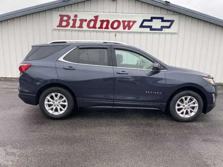 2018 Chevrolet Equinox LT photo 1