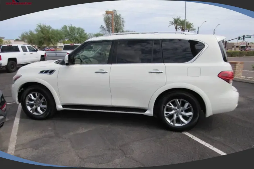 2013 Infiniti QX56 photo 1