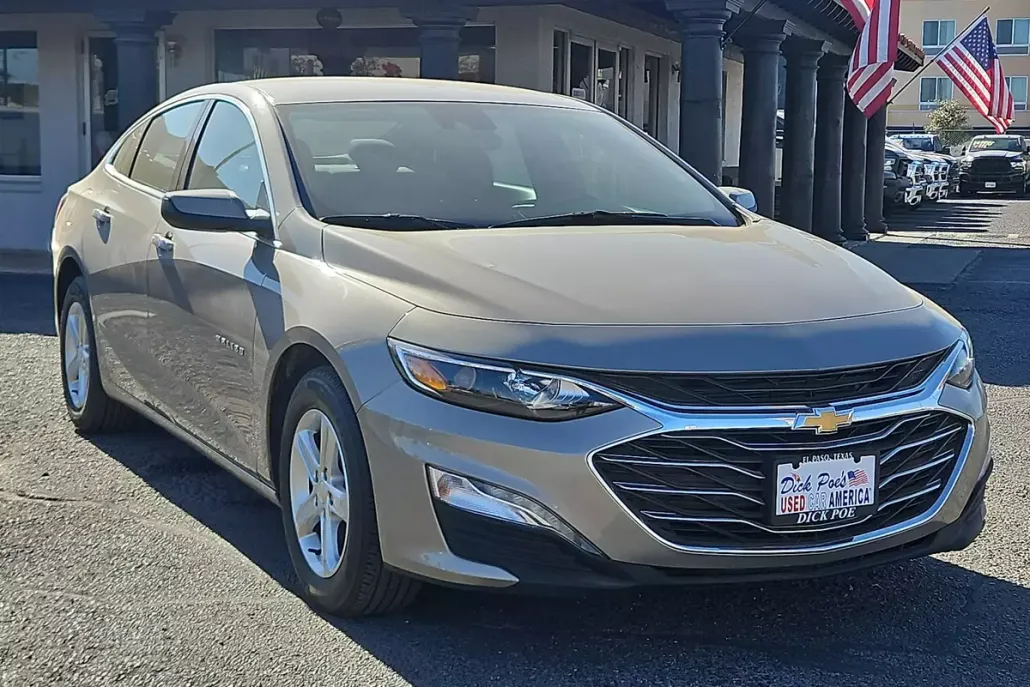 2024 Chevrolet Malibu 1LT photo 1