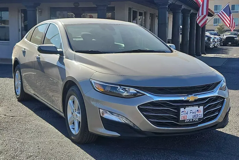 2024 Chevrolet Malibu 1LT photo 1