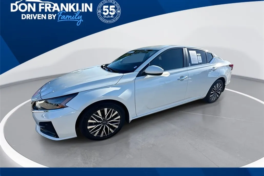 2023 Nissan Altima 2.5 SV photo 1