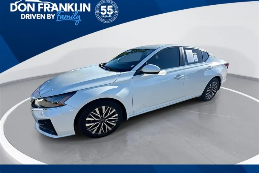 2023 Nissan Altima 2.5 SV photo 1