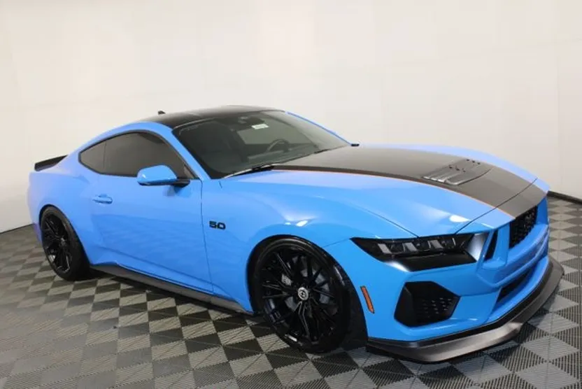 2025 Ford Mustang GT photo 1