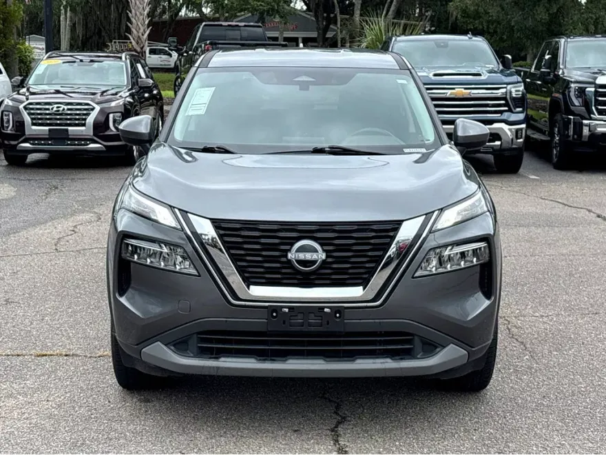2023 Nissan Rogue SV photo 1