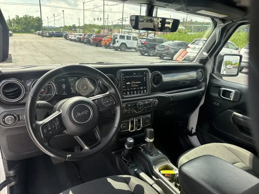 2022 Jeep Gladiator Altitude photo 1