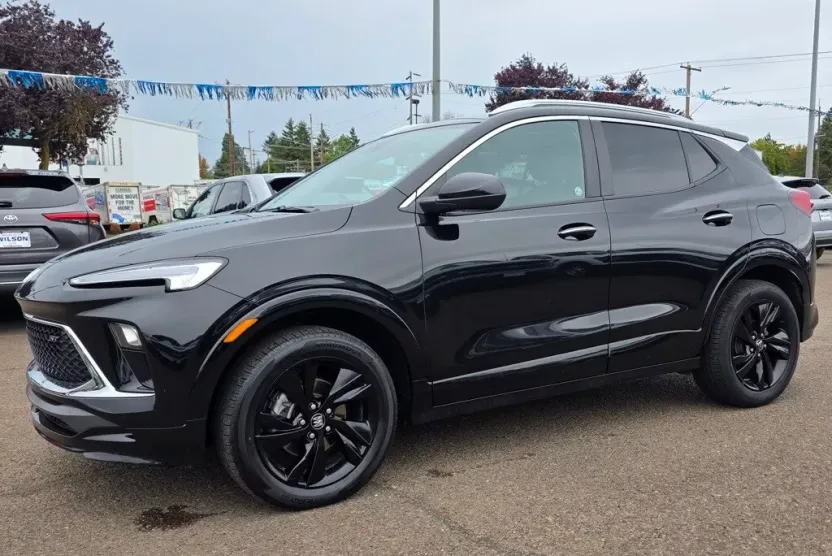 2024 Buick Encore GX Sport Touring photo 1