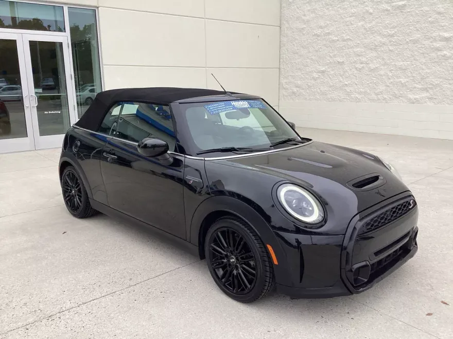 2022 Mini Cooper Convertible S photo 1